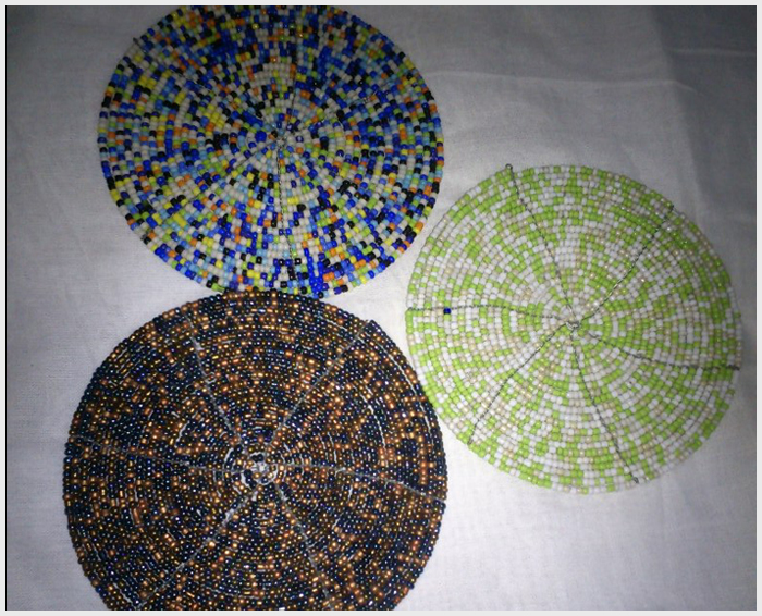 Beaded wire coaster 03