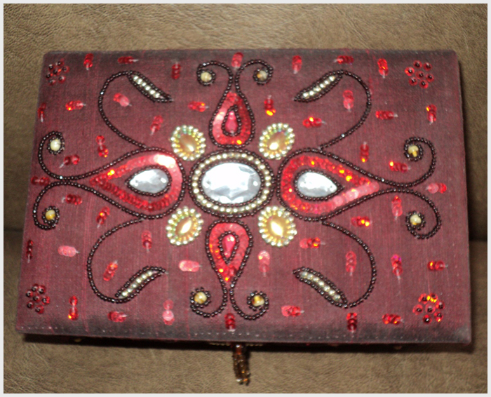 Beaded jewellery box 01
