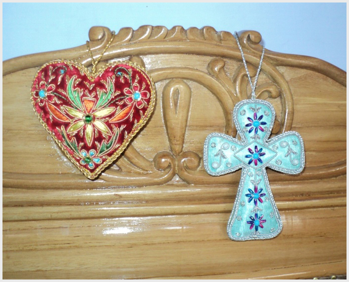 Christmas Hangings 01